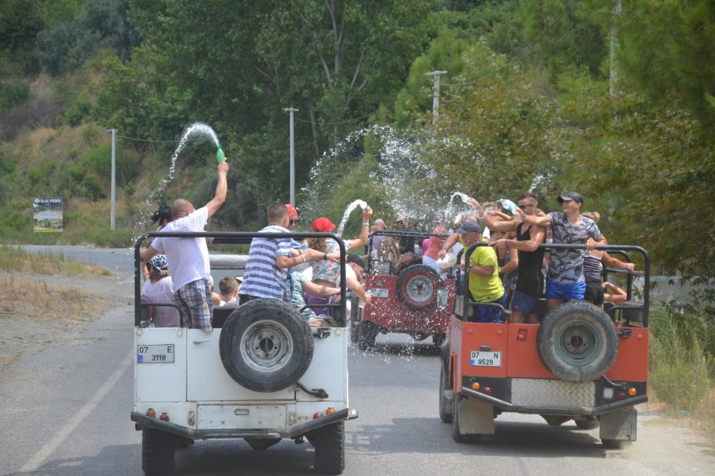 Jeep Safari Dim River