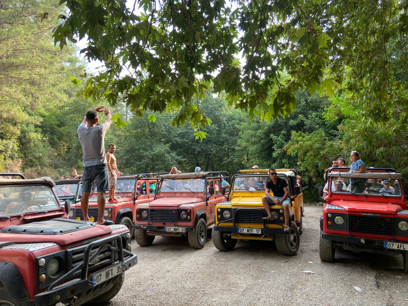 Jeep Safari Dim River