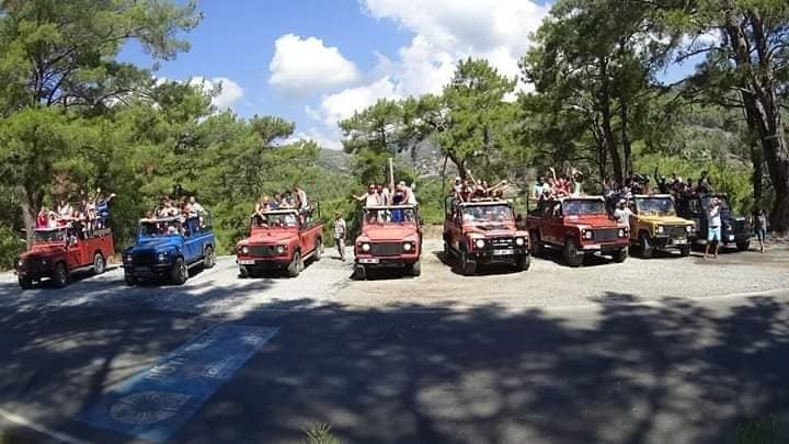 Jeep Safari Dim River