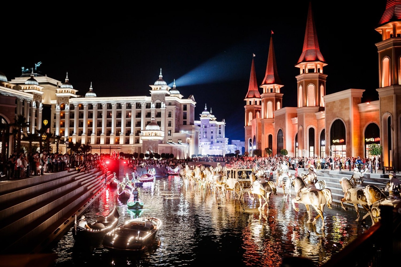 Land of Legends Night Show