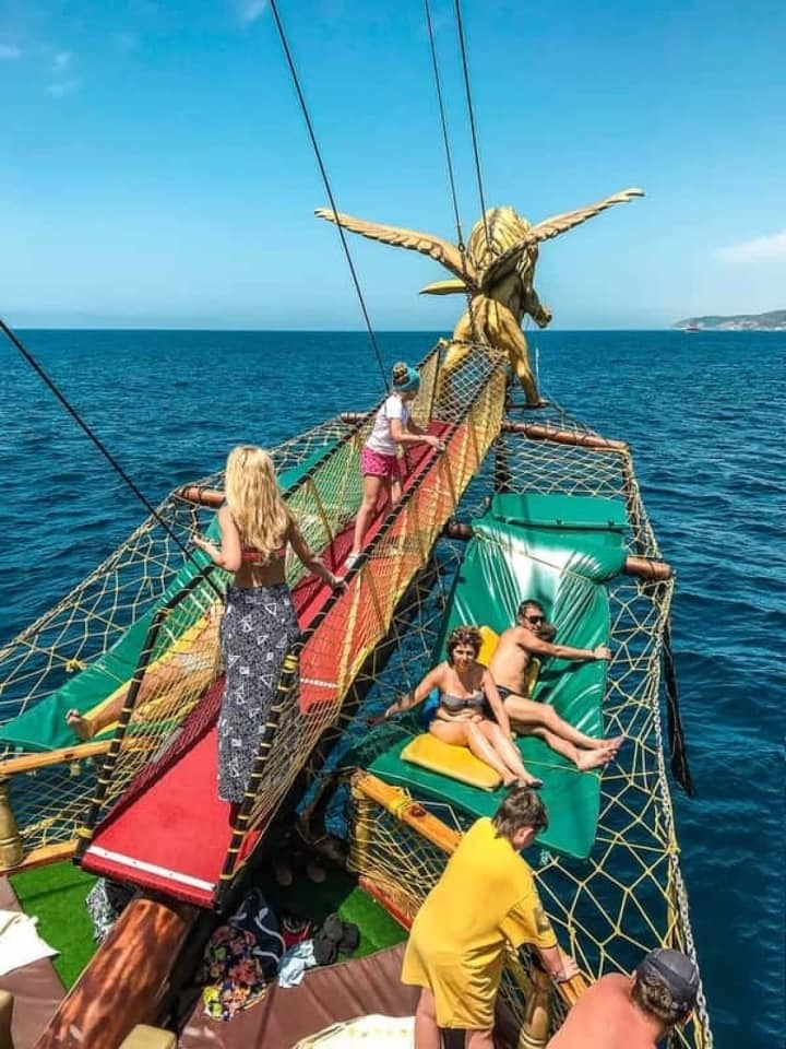 Boat Tour Side