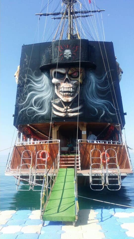 Boat Tour Side