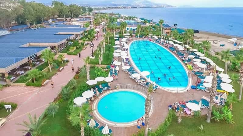 AQUAPARK DELUXE ADVENTURE