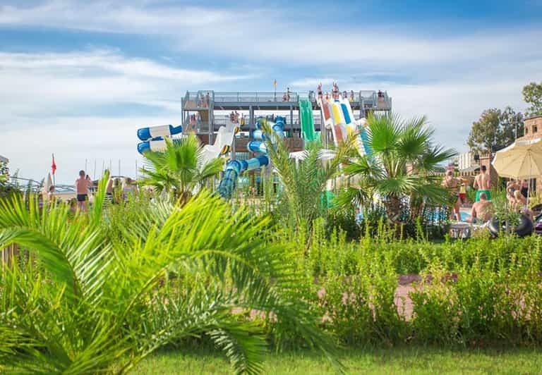  AQUAPARK DELUXE ADVENTURE
